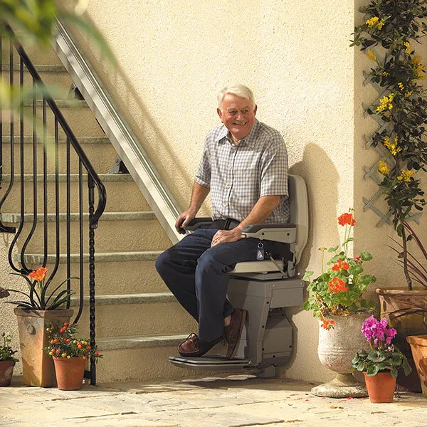 outdoor stairlift-01